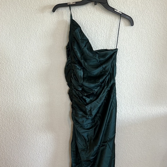 The Sei One Shoulder Midi Dress in Hunter - Picture 14 of 16